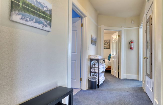 Walker’s Delight on Queen Anne - Photo 32