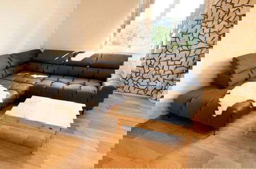 Photo 19 - Spacious Villa With Swimming Pool