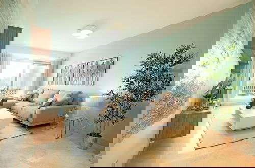 Foto 10 - Spacious Apartment With Garden