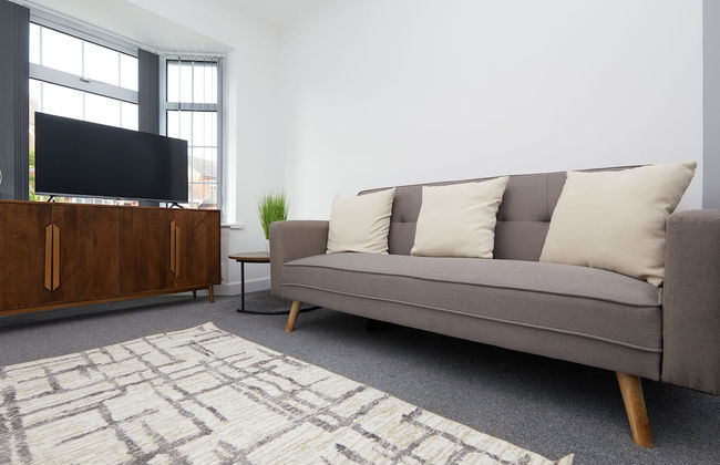 2 Bed Derby House- Parking - Rolls Royce - Foto 13