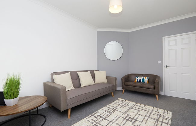 2 Bed Derby House- Parking - Rolls Royce - Foto 14
