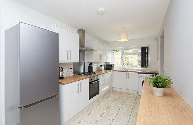 2 Bed Derby House- Parking - Rolls Royce - Foto 7