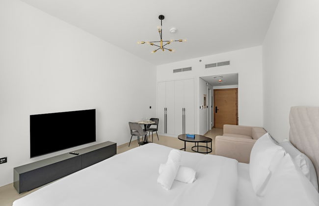 Modern Studio in Al Furjan With Pool gym and Game - Photo 2