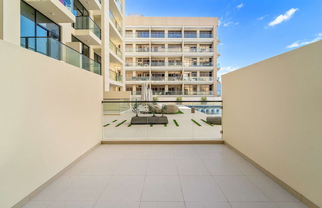 Modern Studio in Al Furjan With Pool gym and Game - Photo 10