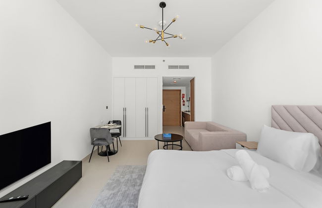 Modern Studio in Al Furjan With Pool gym and Game - Photo 3