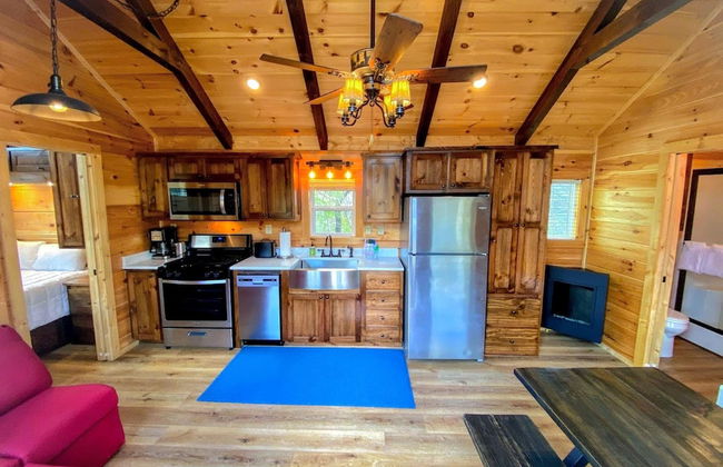 B1 NEW Awesome Tiny Home With A C Mountain Views Minutes to Skiing Hiking Attractions - Foto 5