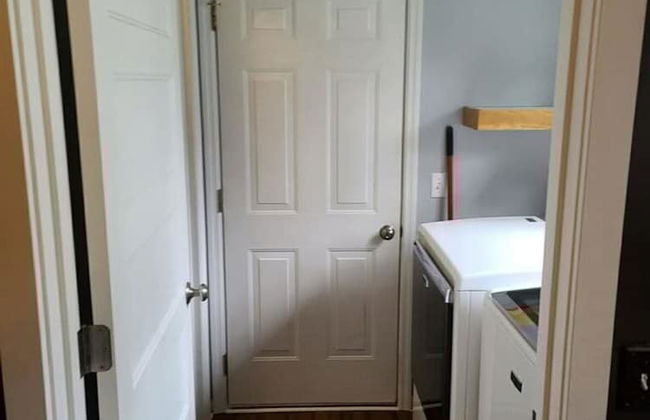 Remodeled and Inviting Free EV Charging Station Level 2 - Foto 36