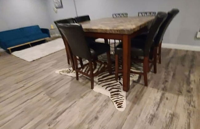 Remodeled and Inviting Free EV Charging Station Level 2 - Foto 79