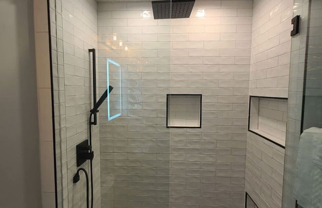 Remodeled and Inviting Free EV Charging Station Level 2 - Foto 14