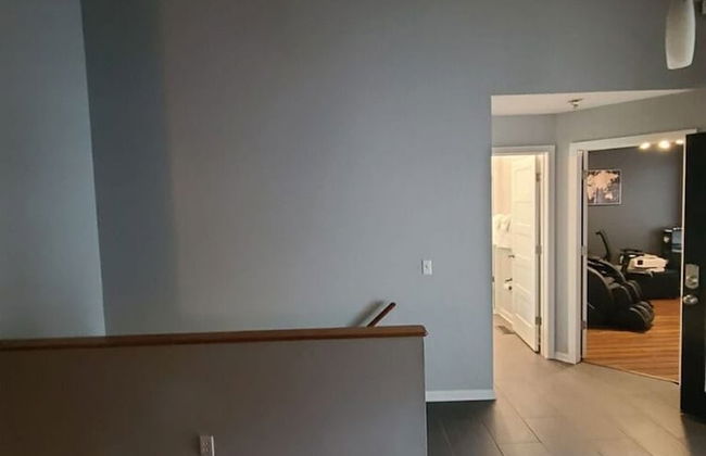 Remodeled and Inviting Free EV Charging Station Level 2 - Foto 66