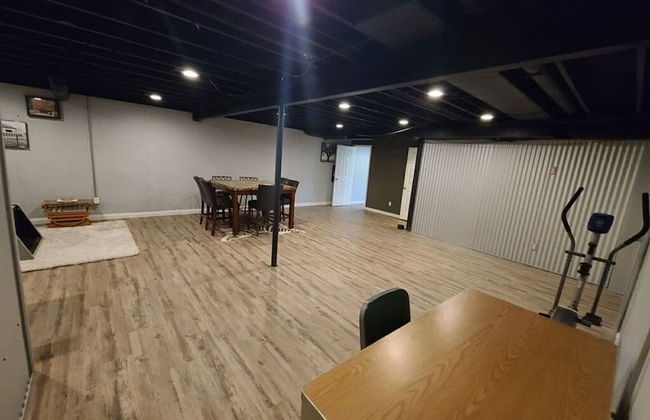 Remodeled and Inviting Free EV Charging Station Level 2 - Foto 74