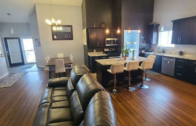 Remodeled and Inviting Free EV Charging Station Level 2 - Foto 25