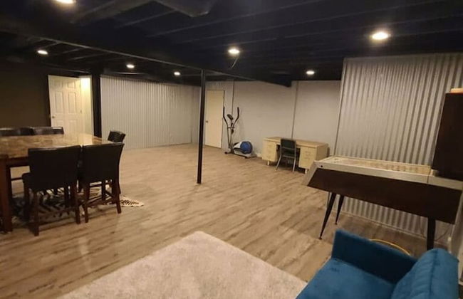 Remodeled and Inviting Free EV Charging Station Level 2 - Foto 70