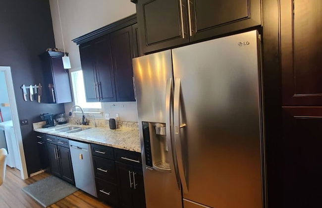 Remodeled and Inviting Free EV Charging Station Level 2 - Foto 32