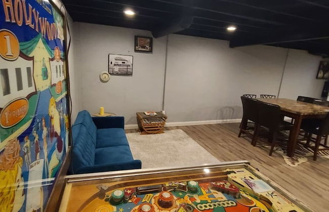 Remodeled and Inviting Free EV Charging Station Level 2 - Foto 77