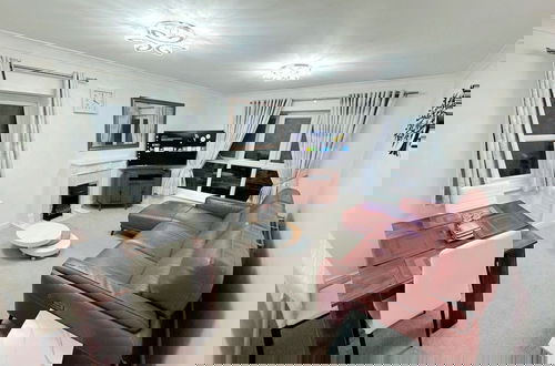 Foto 8 - 2 Bed-2 Bath-town Centre-free Parking