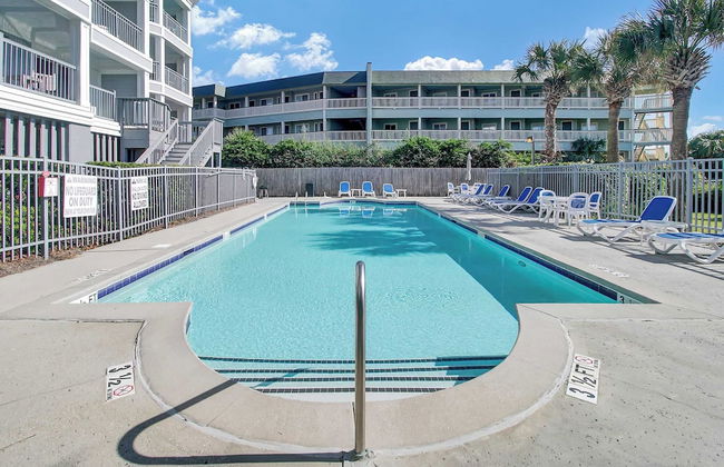 Beachfront 3bdr Condo w/ Pool & Deck Ocean Views Ocean Blvd #102 by Avantstay - Foto 29