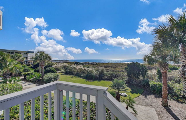 Beachfront 3bdr Condo w/ Pool & Deck Ocean Views Ocean Blvd #102 by Avantstay - Foto 3