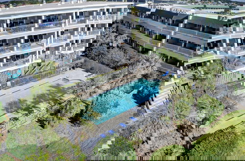 Foto 31 - Beachfront 3bdr Condo w/ Pool & Deck Ocean Views Ocean Blvd #102 by Avantstay