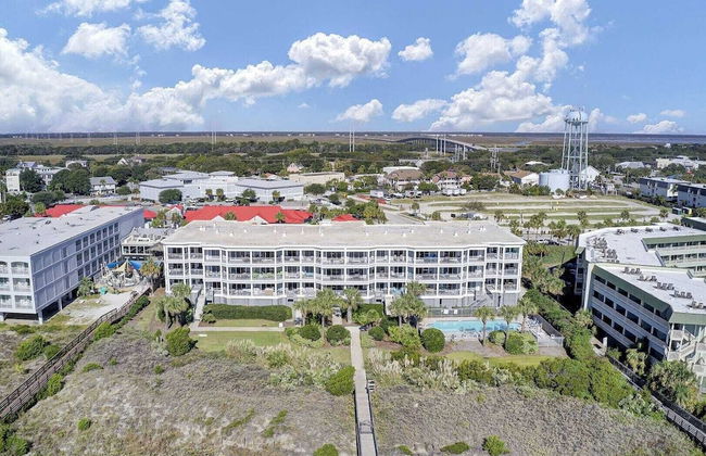 Beachfront 3bdr Condo w/ Pool & Deck Ocean Views Ocean Blvd #102 by Avantstay - Foto 34
