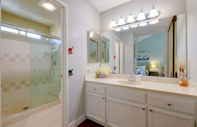 @ Marbella Lane - 4BR Home Away From Home Ldry - Foto 27
