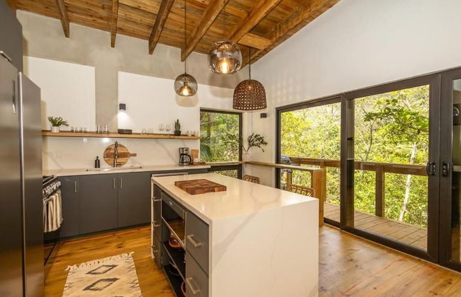 Villa Sea Breeze - Photo 1