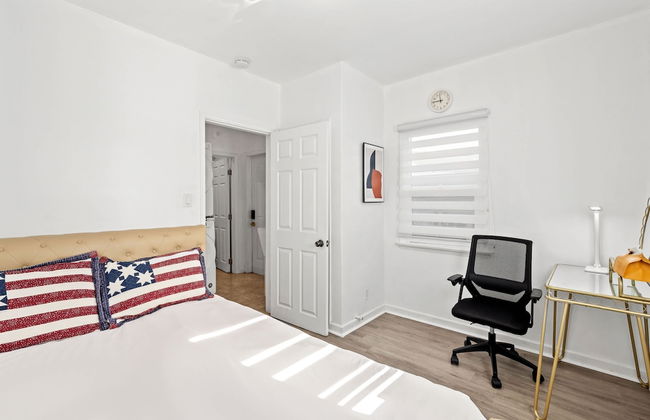 Comfortable Home Near LA With Full Kitchen Laundry - Photo 9