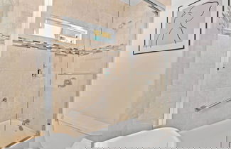 Foto 2 - Comfortable Home Near LA With Full Kitchen Laundry