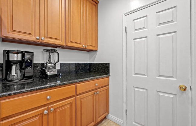 Comfortable Home Near LA With Full Kitchen Laundry - Photo 18