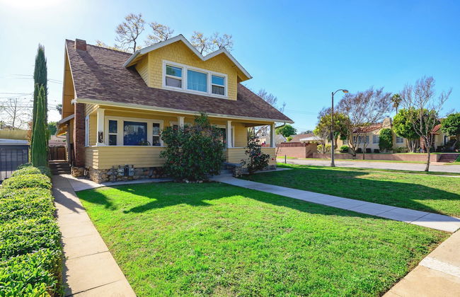 Comfortable Home Near LA With Full Kitchen Laundry - Photo 1