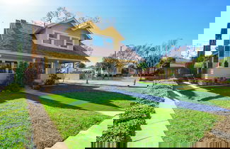 Photo 1 - Comfortable Home Near LA With Full Kitchen Laundry