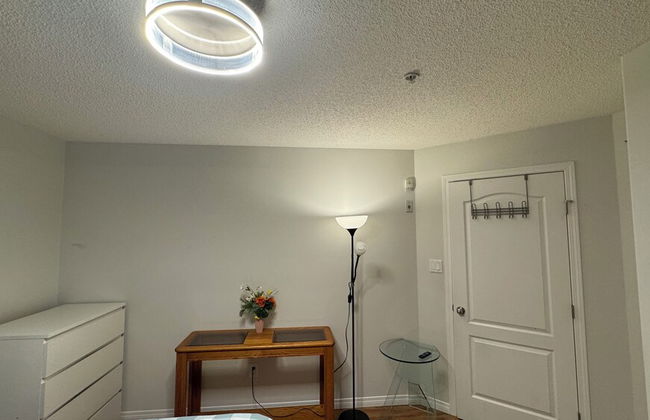 MainFloorCondo CozyFurnished Independent - Foto 7