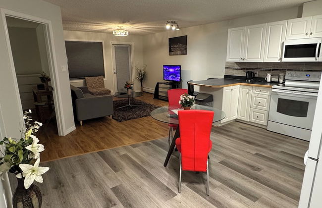 MainFloorCondo CozyFurnished Independent - Foto 1