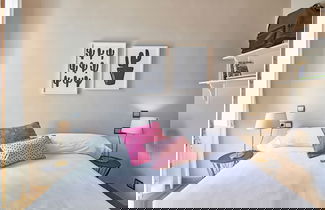 Photo 1 - BeBarceloner Sants Apartments