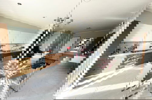 Foto 4 - OXHOME LUXURY APARTMENT
