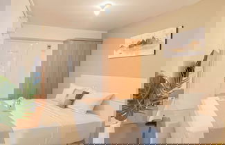 Foto 3 - New And Modern Look Studio Room At Apartment Bassura City