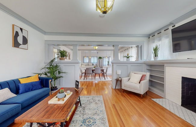 Cozy Alhambra 3BR Near Downtown Los Angeles - Photo 2