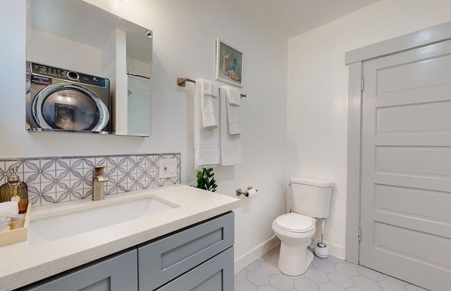 Cozy Alhambra 3BR Near Downtown Los Angeles - Photo 13