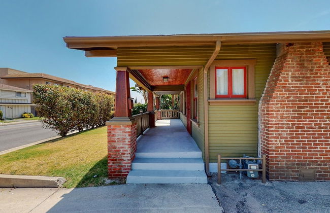 Cozy Alhambra 3BR Near Downtown Los Angeles - Photo 23