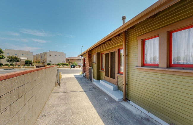 Cozy Alhambra 3BR Near Downtown Los Angeles - Photo 25