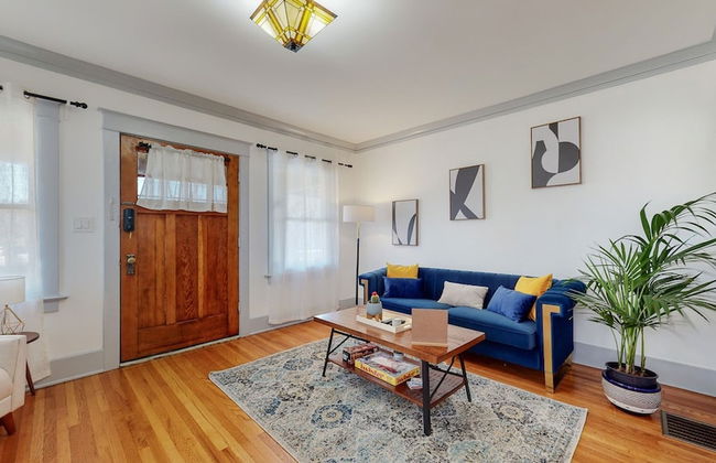 Cozy Alhambra 3BR Near Downtown Los Angeles - Photo 4