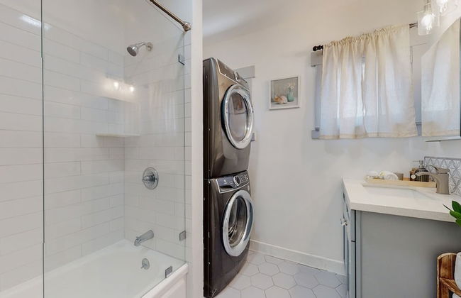 Cozy Alhambra 3BR Near Downtown Los Angeles - Photo 14