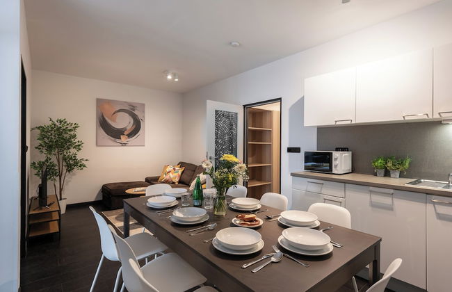 Stylish 3-bedroom apartment with balcony - Foto 9