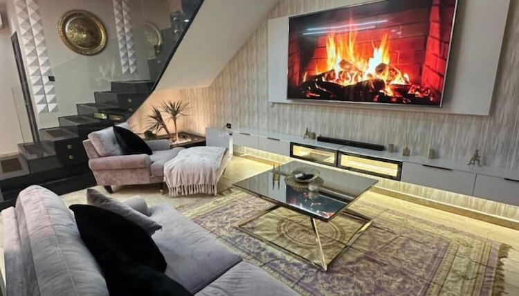 Photo 1 - Luxury Central Cosy Villa