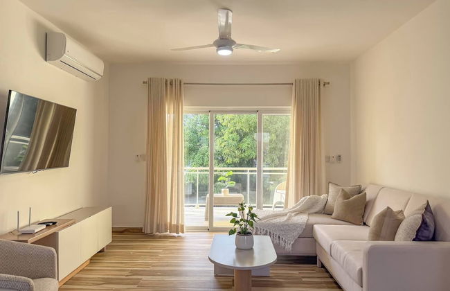 Hillside Condo - 2BR Charming APT Close to Strip! - Photo 7