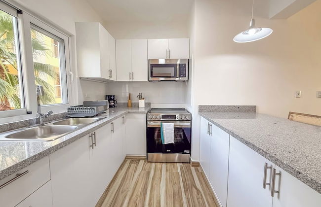 Hillside Condo - 2BR Charming APT Close to Strip! - Photo 15