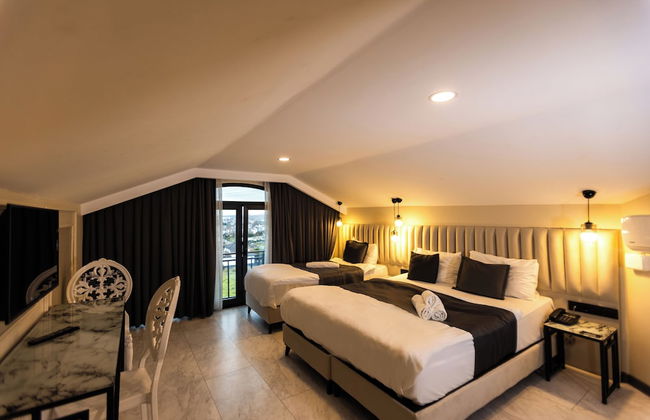D Twins plus Hotel - Photo 19
