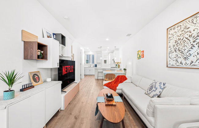 Chic Modern Retreat With Stunning Views 1360 Sqft - Foto 24