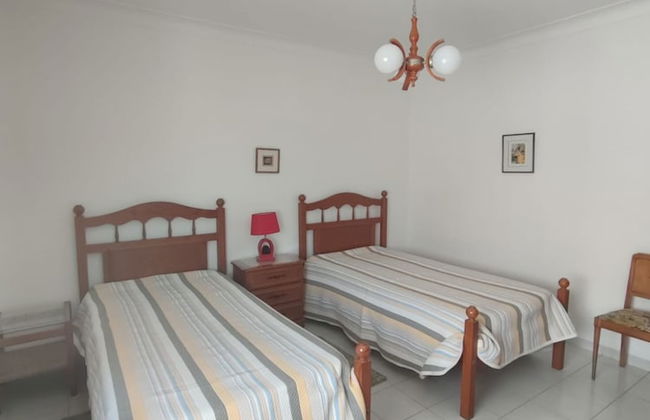 Nice Lagos 3 Bedrooms Balcony Flat - Photo 11