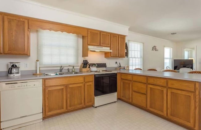 Rodney Avenue 3B - Photo 4